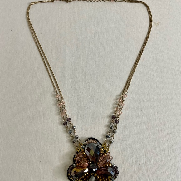 NWOT Purple Crystal Flower Pendant Necklace - Picture 3 of 5